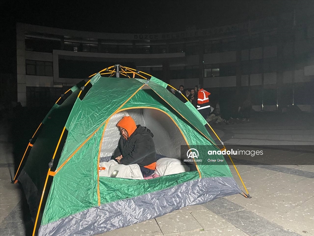 Düzce'deki deprem çevre illerde de hissedildi