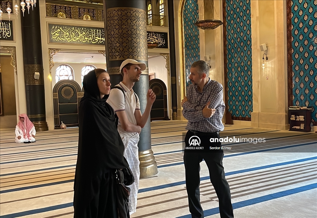 طرفداران فوتبال در قطر با اسلام آشنا می‌شوند