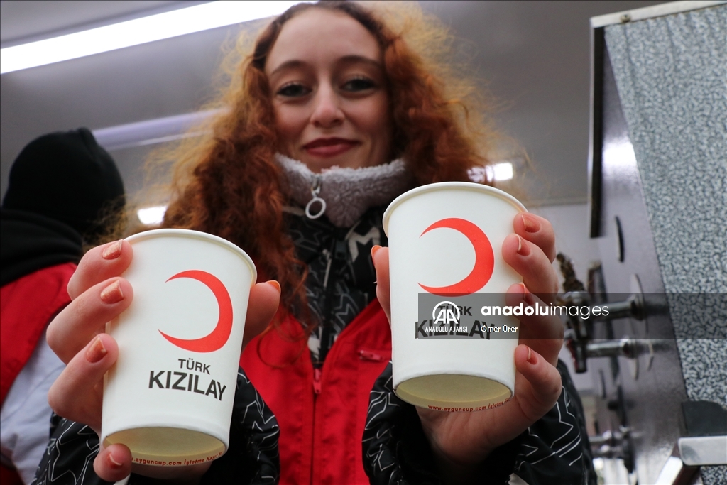 Düzce'de depremzedelerin yemek ihtiyacı Türk Kızılay koordinasyonunda karşılanıyor