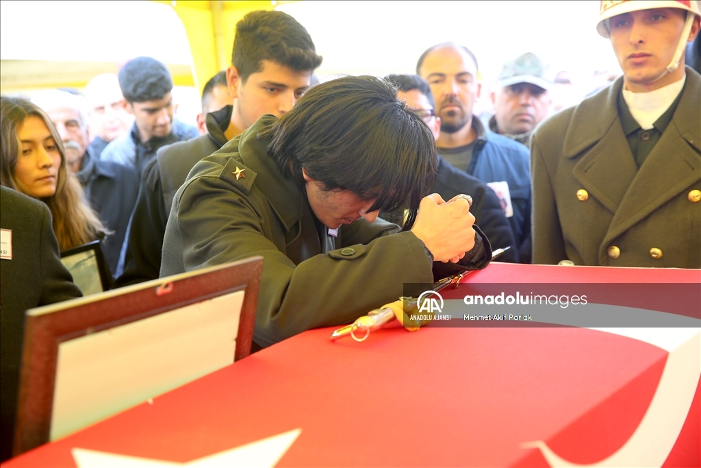 Şehit Piyade Teğmen Duabey Onur Öztürkmen Gaziantep’te son yolculuğuna uğurlandı