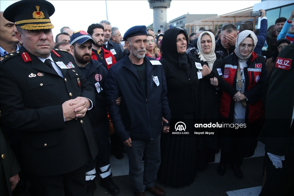 Şehit İsmail Ünal'ın cenazesi Ordu-Giresun Havalimanı'na getirildi