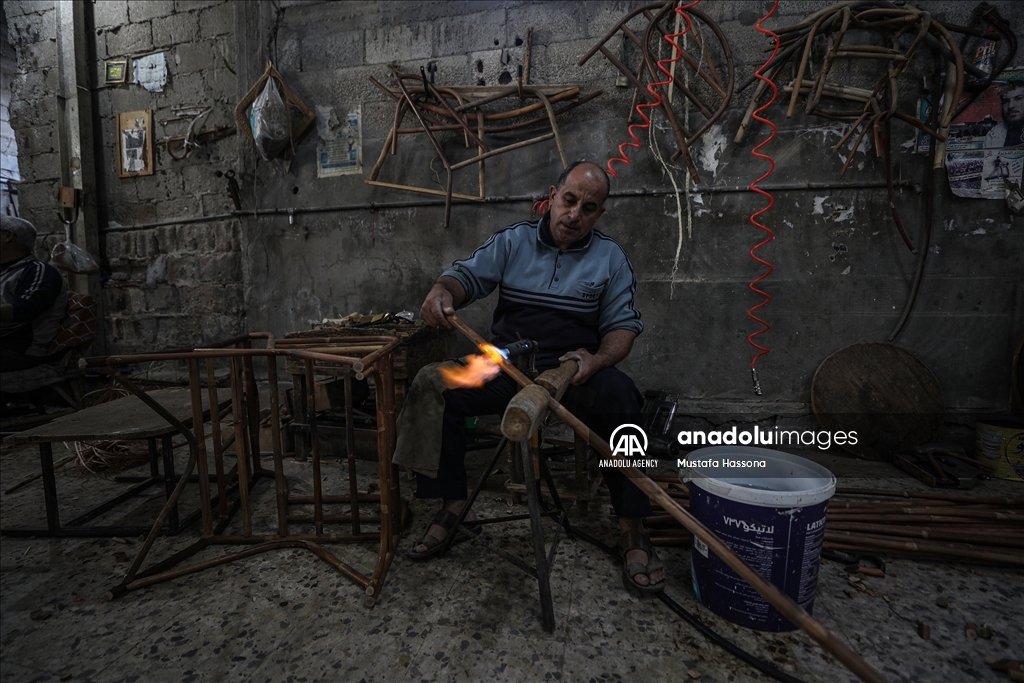 مشغولات الخيزران في غزة.. حرفة عريقة تقاوم الفناء