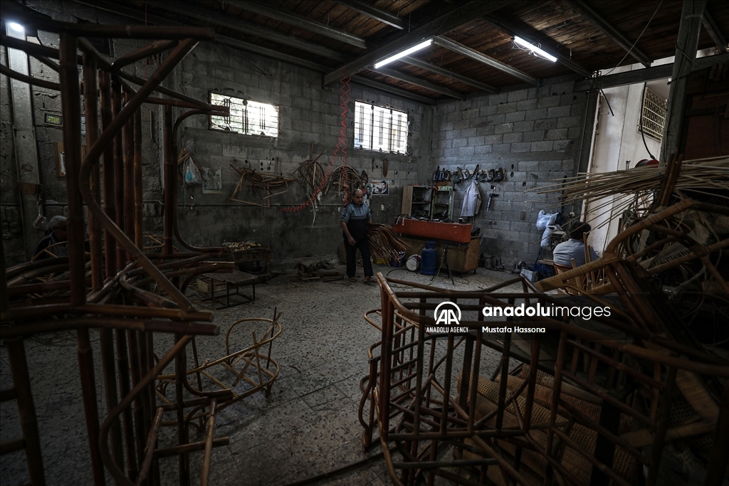 مشغولات الخيزران في غزة.. حرفة عريقة تقاوم الفناء