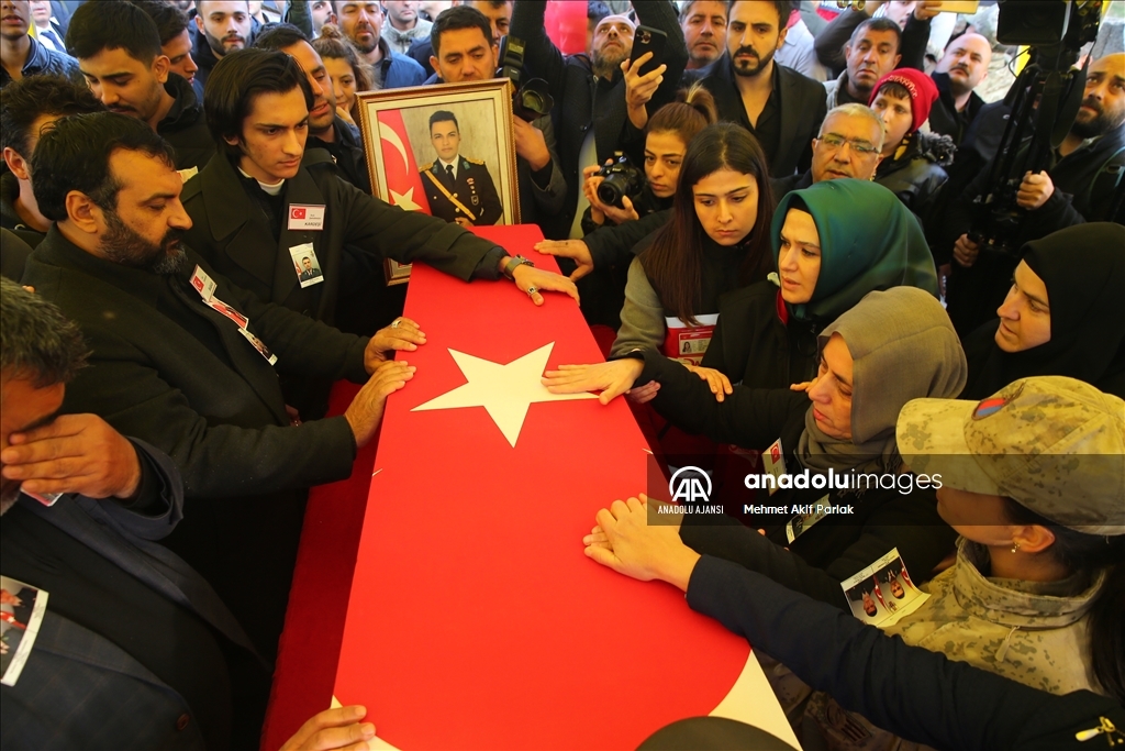 Şehit Piyade Teğmen Duabey Onur Öztürkmen Gaziantep’te son yolculuğuna uğurlandı