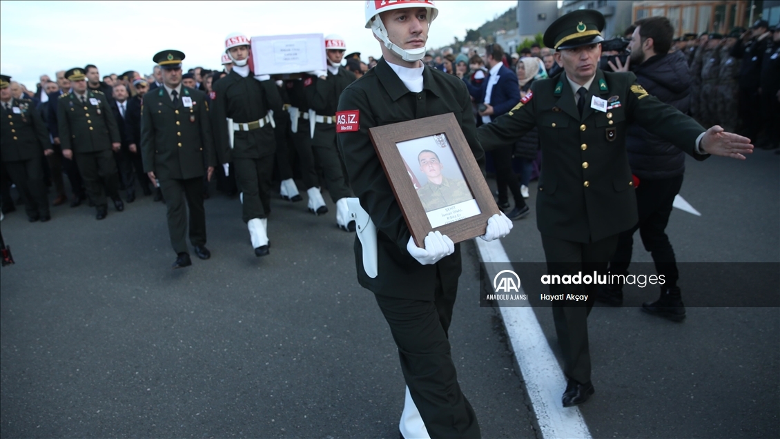 Şehit İsmail Ünal'ın cenazesi Ordu-Giresun Havalimanı'na getirildi