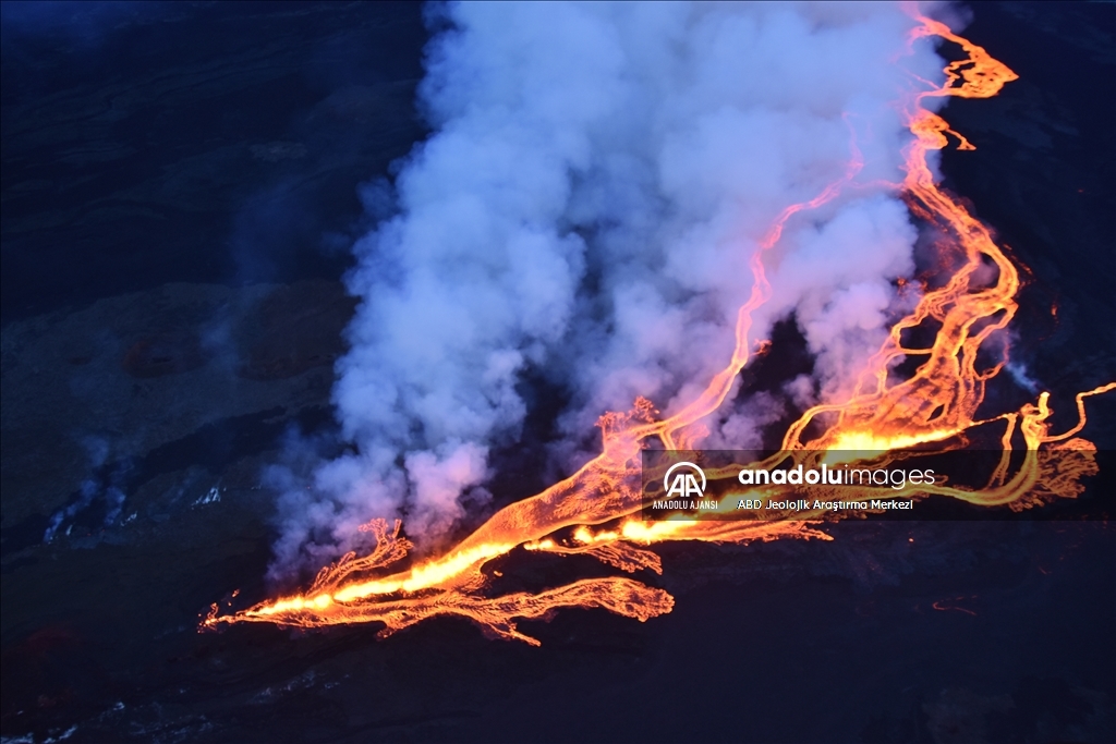 Dünyanın en büyük aktif yanardağı Mauna Loa 38 yıl sonra harekete geçti