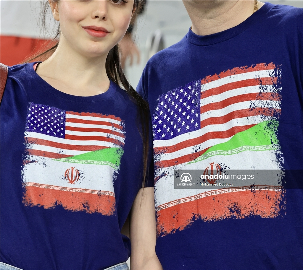 هواداران تیمهای ملی فوتبال ایران و آمریکا در جام جهانی قطر