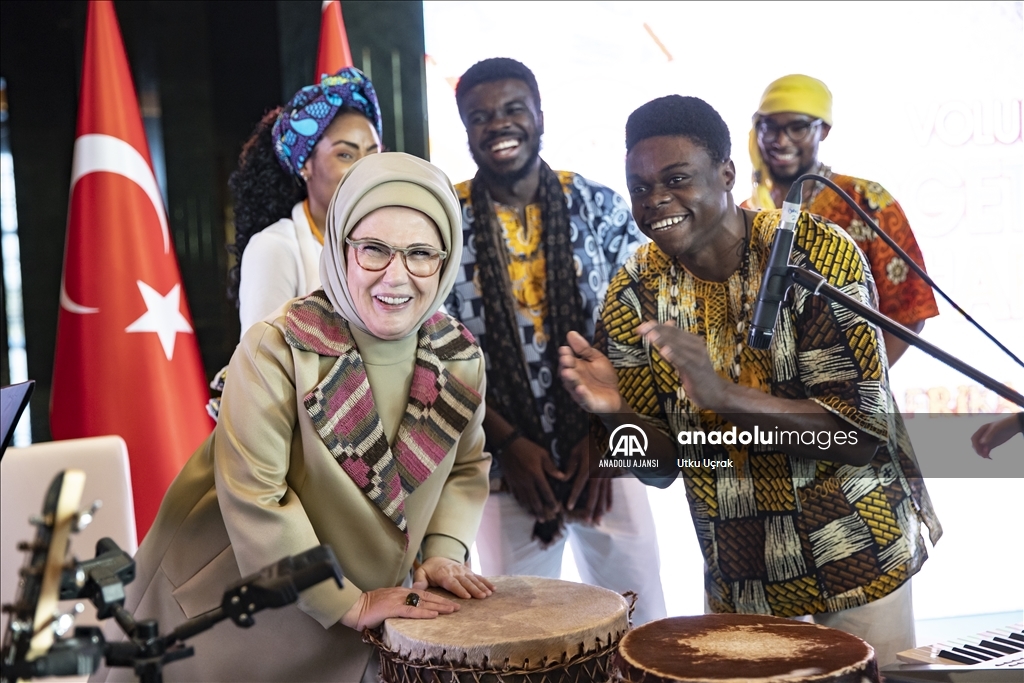 Emine Erdoğan, Dünya Gönüllülük Günü kapsamında düzenlenen "Afrika Evi" programına katıldı: