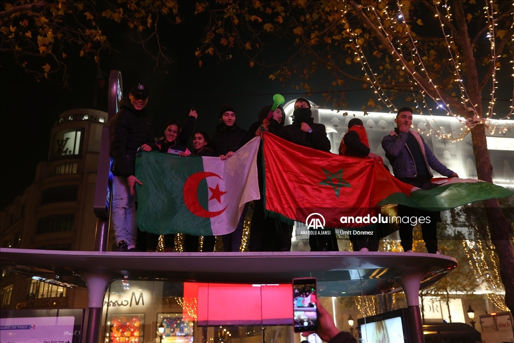 Faslı taraftarlar, Fas milli takımının Dünya Kupası'nda çeyrek finale yükselmesini Paris'te kutladı