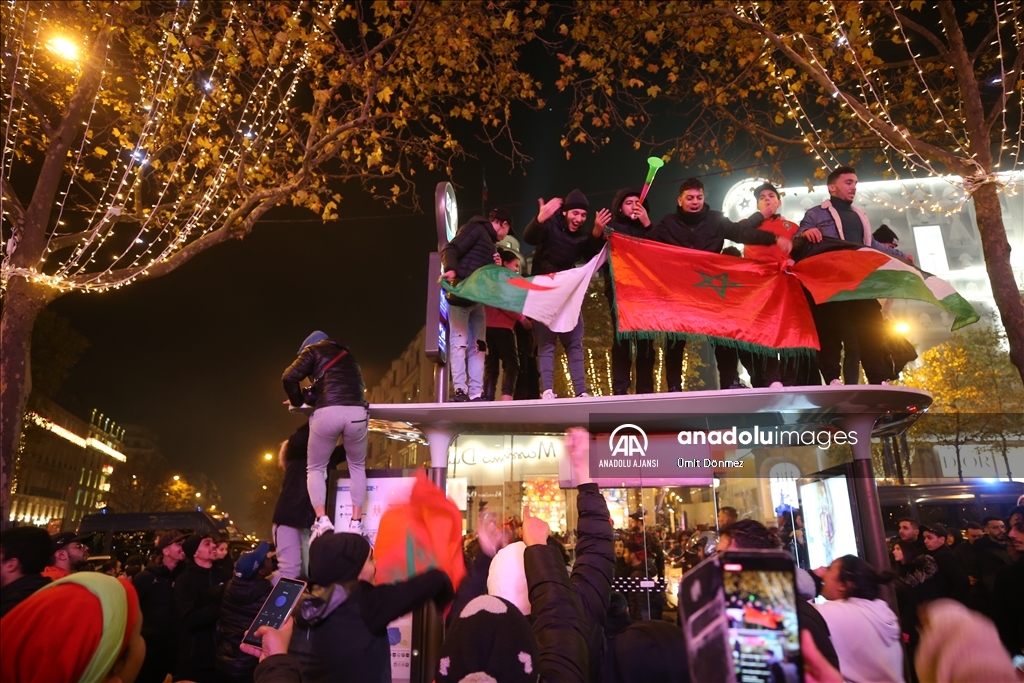 Faslı taraftarlar, Fas milli takımının Dünya Kupası'nda çeyrek finale yükselmesini Paris'te kutladı