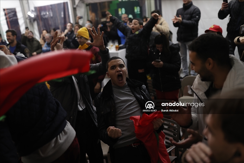 شادی خیابانی مردم مراکش پس از شکست اسپانیا در جام جهانی