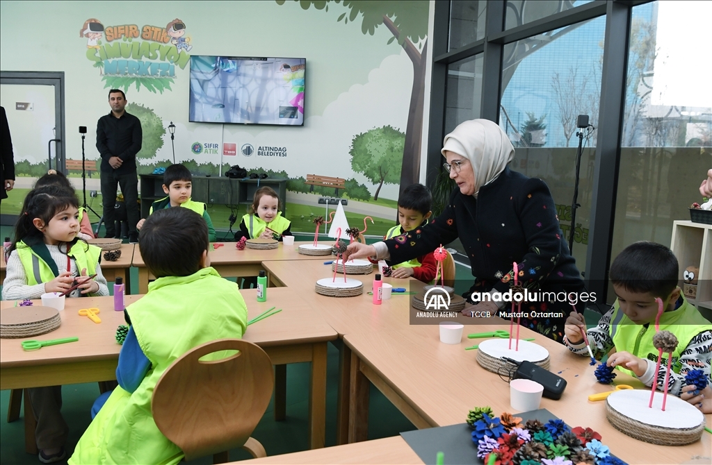 أمينة أردوغان تفتتح مركزا لتدريب الأطفال على