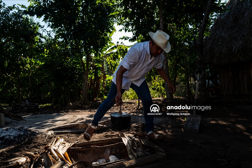 Touristic and Mayan culinary aspects of Mexico's Yucatan