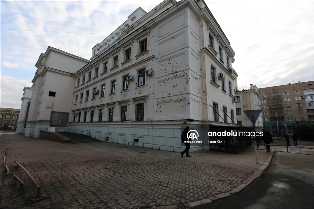 Donetsk bölgesine düzenlenen saldırıda hastane ve opera binası zarar gördü