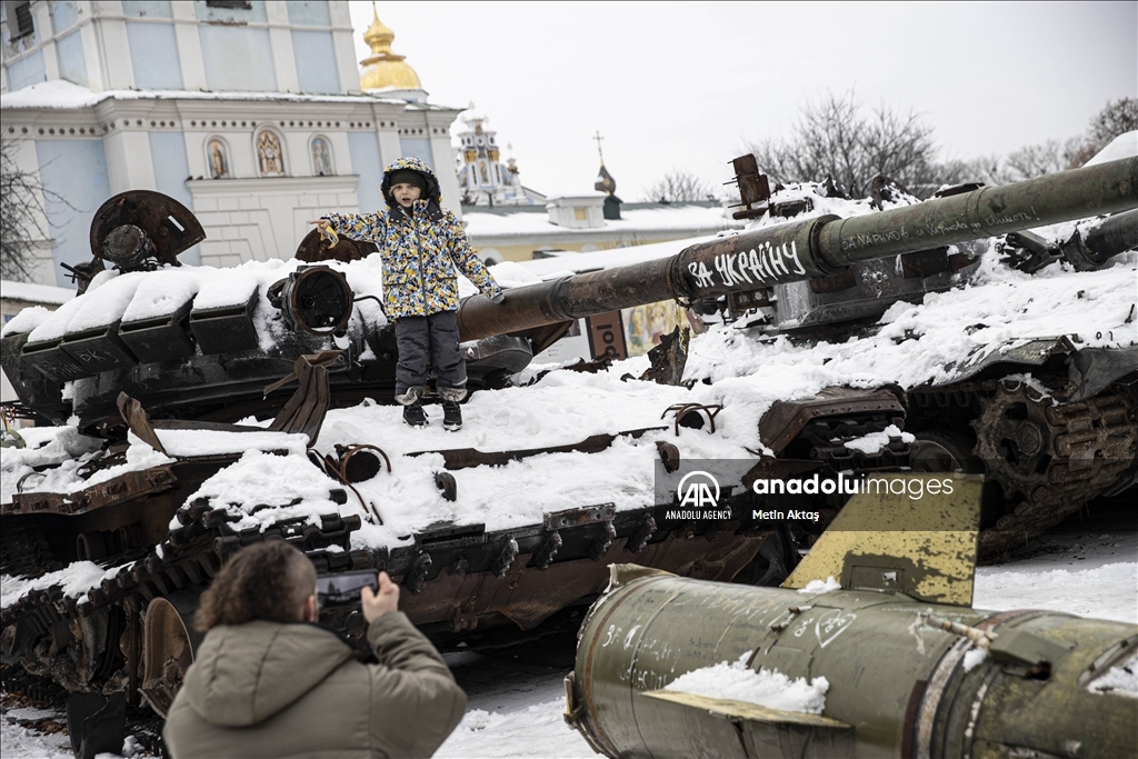 В центре Киева под открытым небом работает выставка захваченной техники российской армии