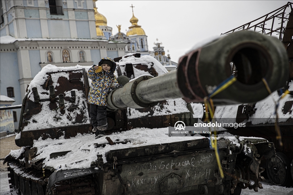 В центре Киева под открытым небом работает выставка захваченной техники российской армии