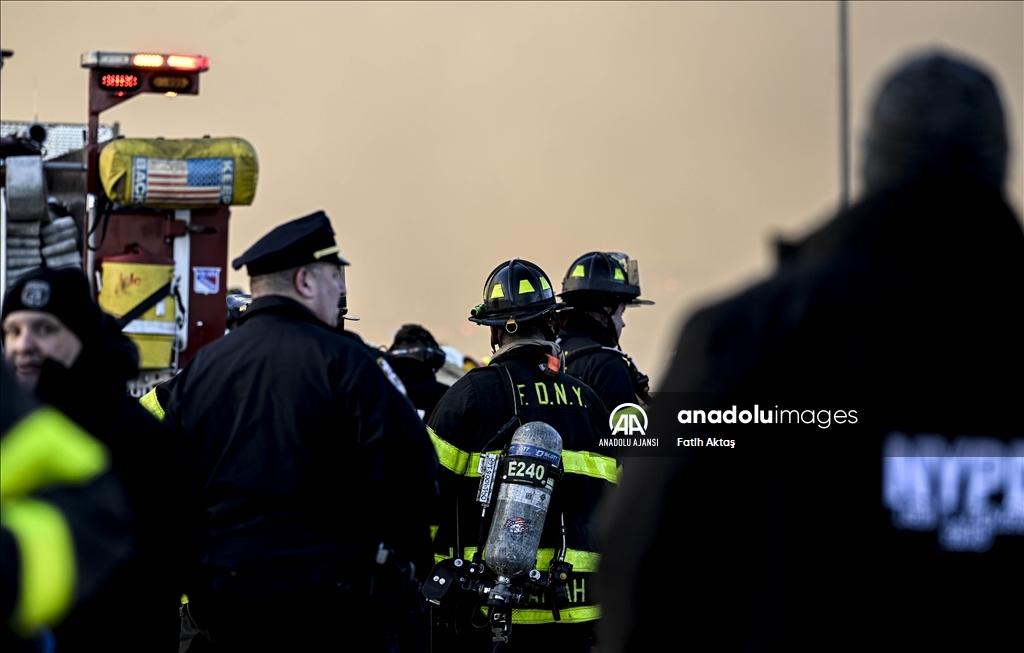 New York Polis Departmanı'na ait depoda yangın - Anadolu Ajansı