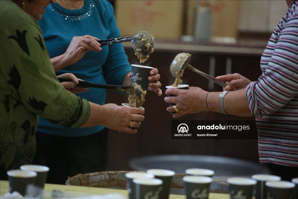 بحلوى "بربارة".. قرية فلسطينية تحيي رحيل قديسة قتلها الوثنيون