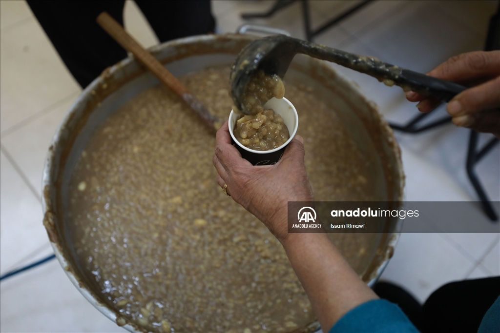 بحلوى "بربارة".. قرية فلسطينية تحيي رحيل قديسة قتلها الوثنيون