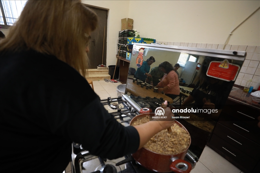 بحلوى "بربارة".. قرية فلسطينية تحيي رحيل قديسة قتلها الوثنيون