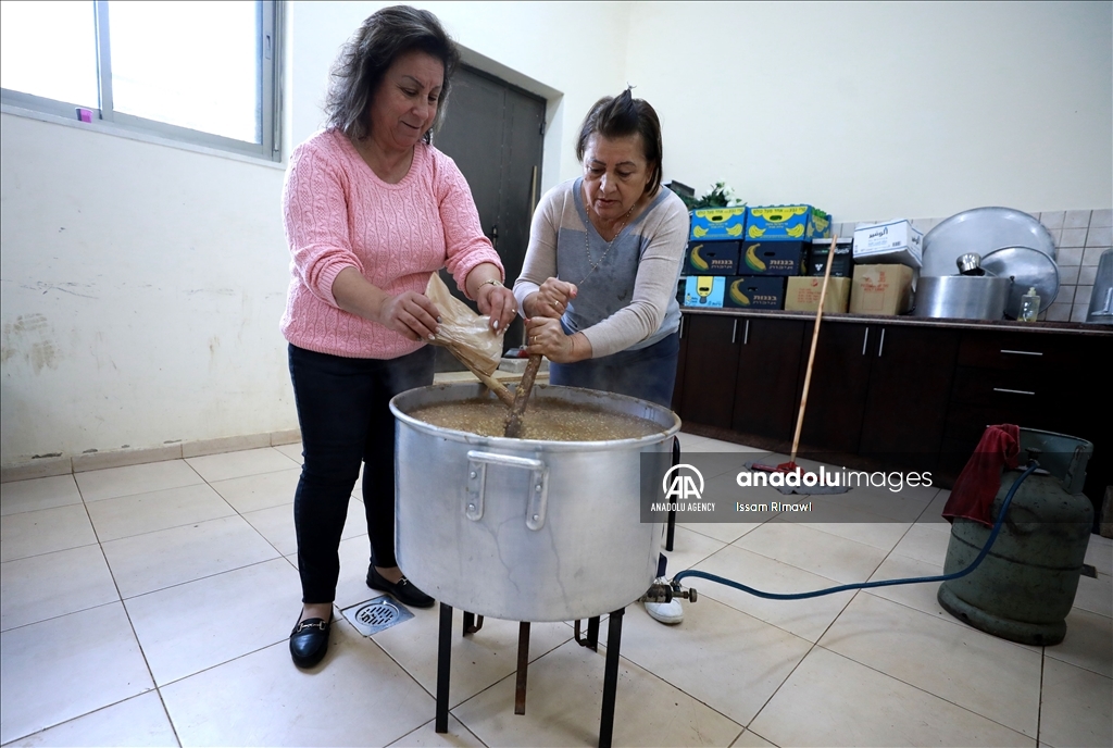 بحلوى "بربارة".. قرية فلسطينية تحيي رحيل قديسة قتلها الوثنيون