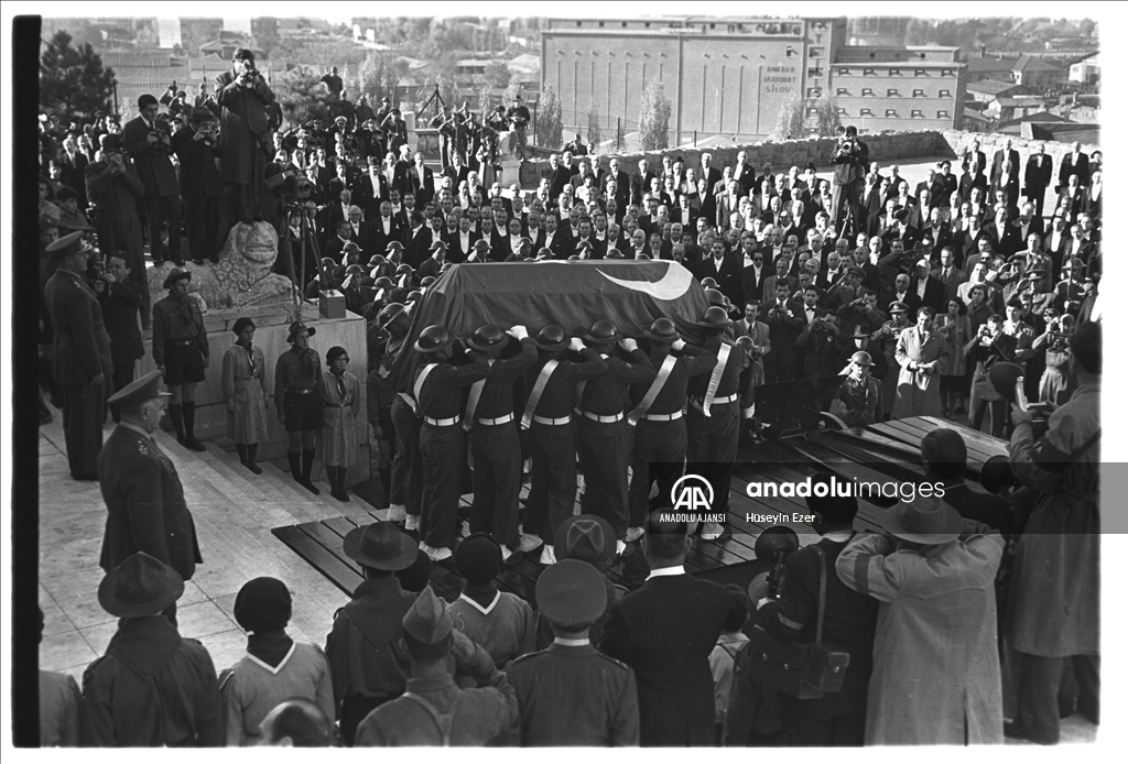 Atatürk'ün cenazesinin Anıtkabir'e nakli