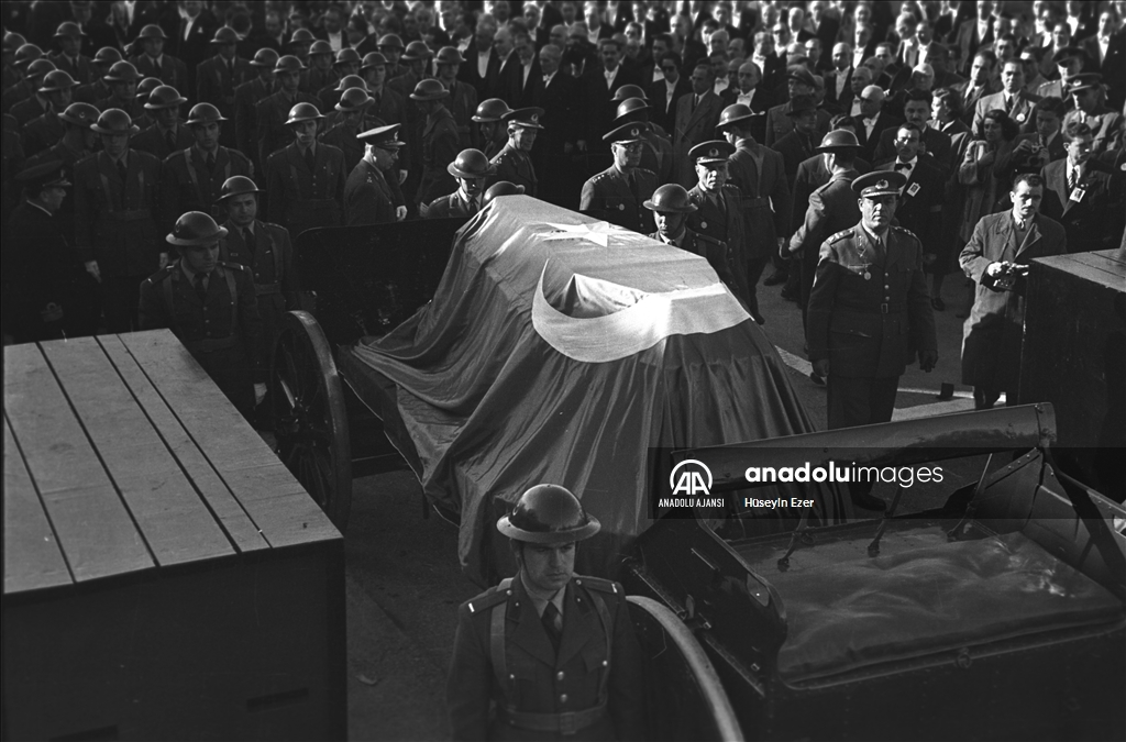Atatürk'ün cenazesinin Anıtkabir'e nakli