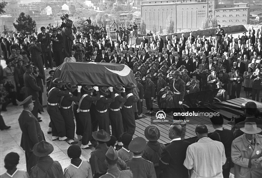 Atatürk'ün cenazesinin Anıtkabir'e nakli