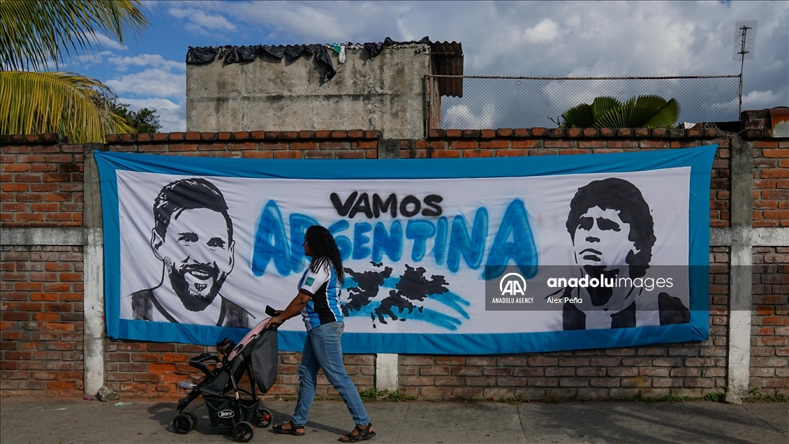 El Salvador youth avoids violence with street football