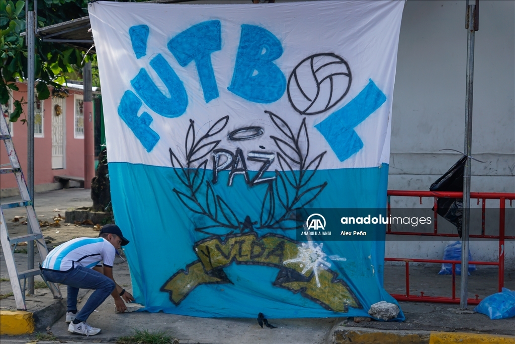 Sokak futbolu El Salvadorlu gençleri şiddet ve suç işlemekten uzak tutuyor