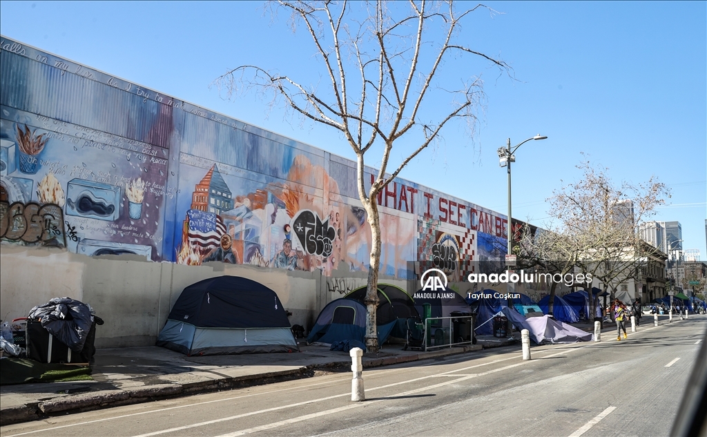 ABD'nin Los Angeles kentinde yaklaşık 40 bin evsiz otellere yerleştirilecek