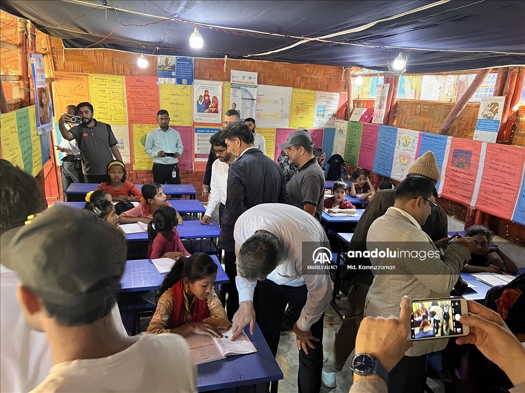 High-profile committee of Parliamentary Union of OIC Member States (PUIC) visited Rohingya camps in Bangladesh