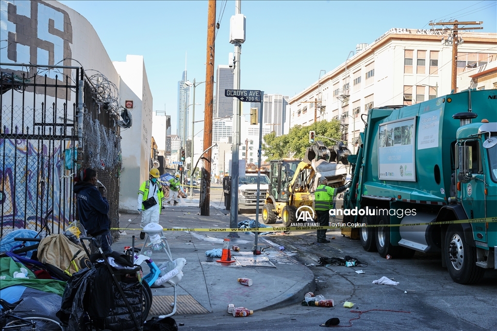 ABD'nin Los Angeles kentinde yaklaşık 40 bin evsiz otellere yerleştirilecek