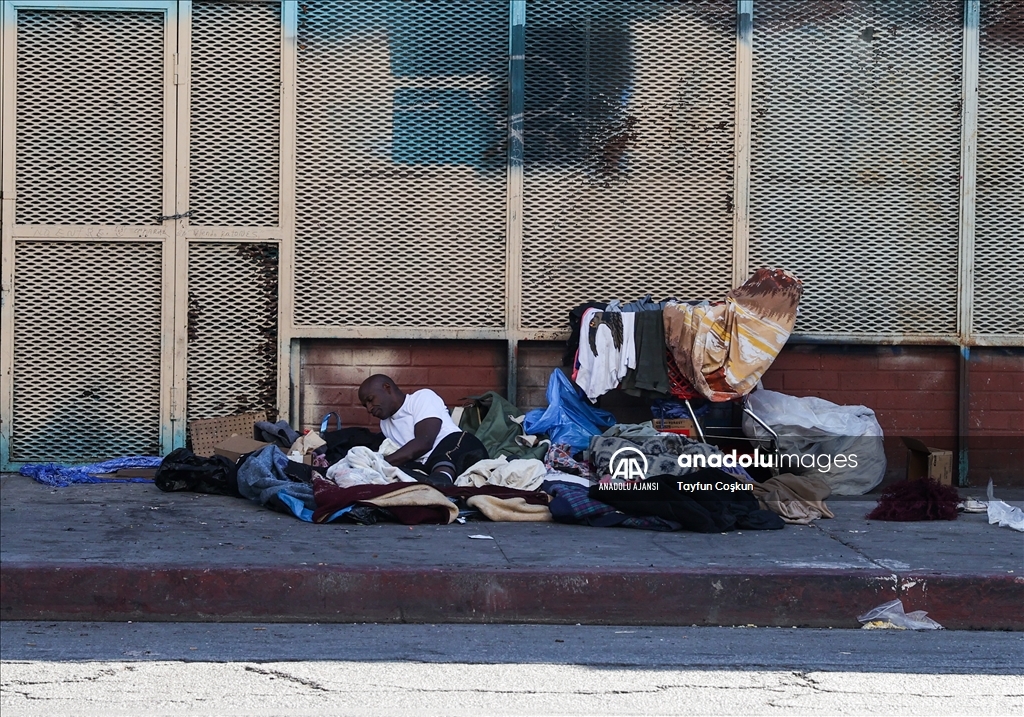 ABD'nin Los Angeles kentinde yaklaşık 40 bin evsiz otellere yerleştirilecek