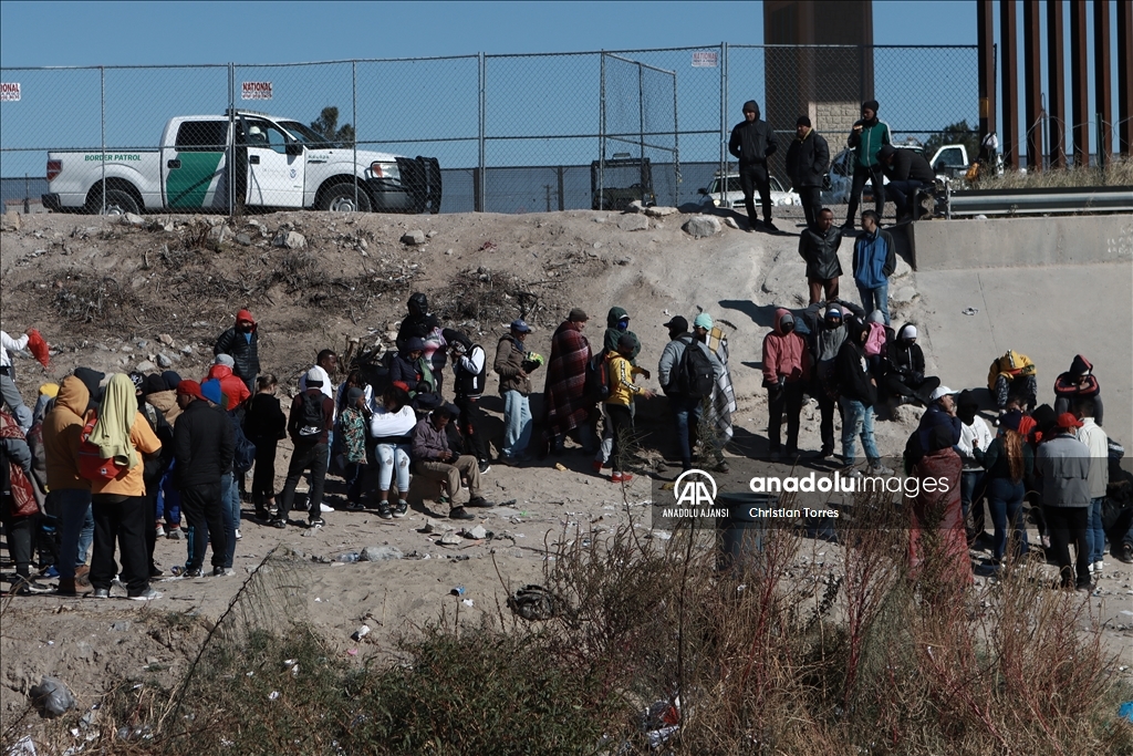 Meksika'nın Rio Grande kıyısındaki göçmenlerin bekleyişi sürüyor
