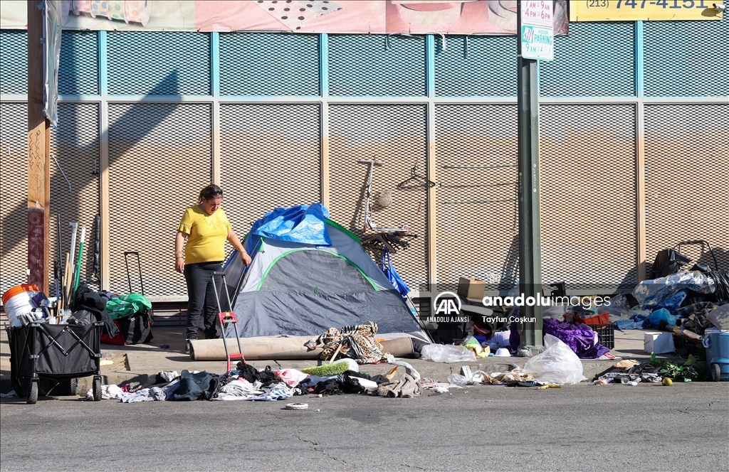 ABD'nin Los Angeles kentinde yaklaşık 40 bin evsiz otellere yerleştirilecek