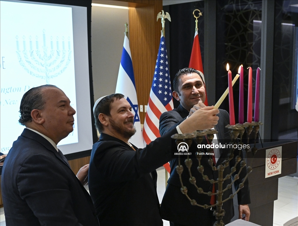 Turkish-American Jews celebrate Hanukkah at Turkish House in New York for first time