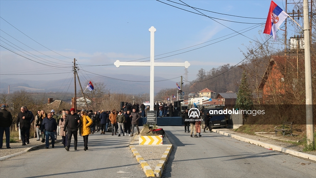Serbët e Kosovës protestojnë në veri