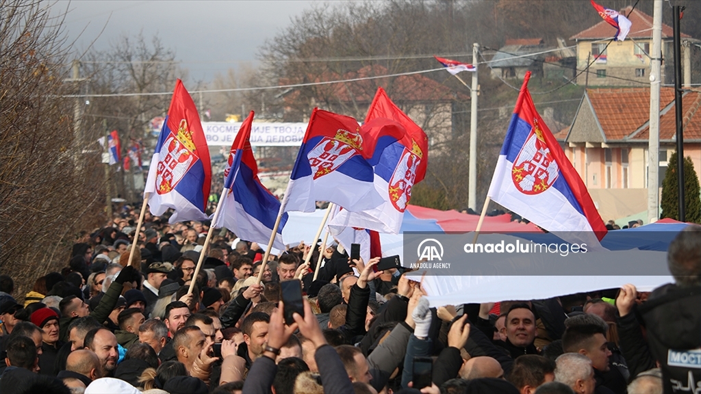 Serbët e Kosovës protestojnë në veri