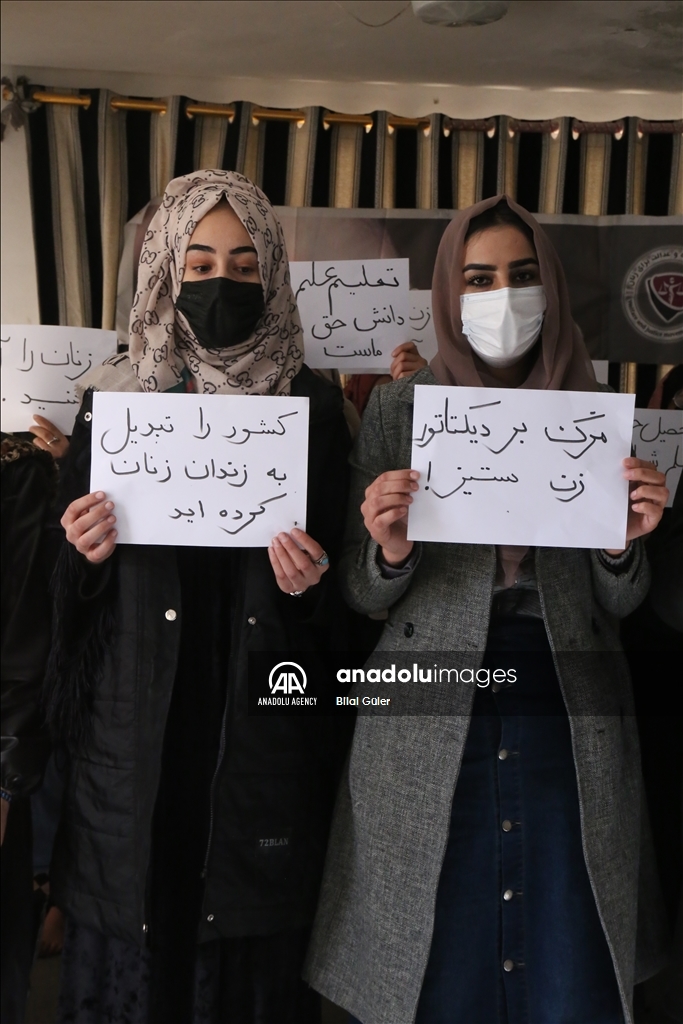 واکنش افغانستانی‌ها به تعلیق تحصیل زنان در دانشگاه‌ها