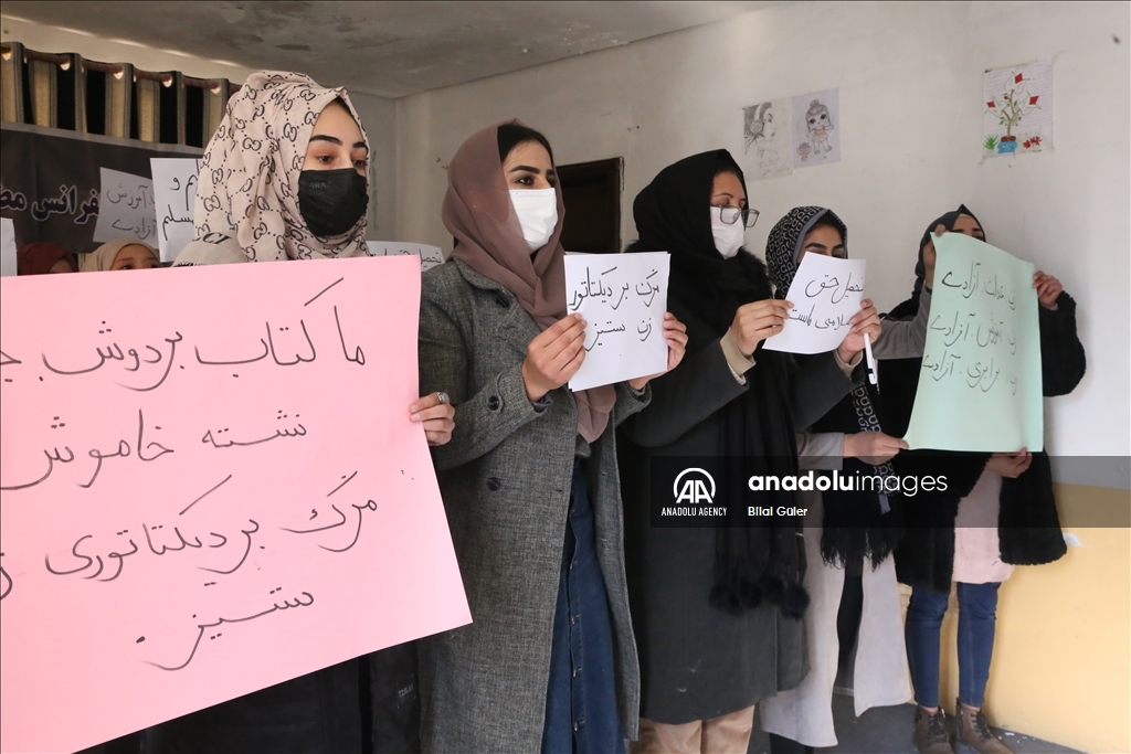 واکنش افغانستانی‌ها به تعلیق تحصیل زنان در دانشگاه‌ها