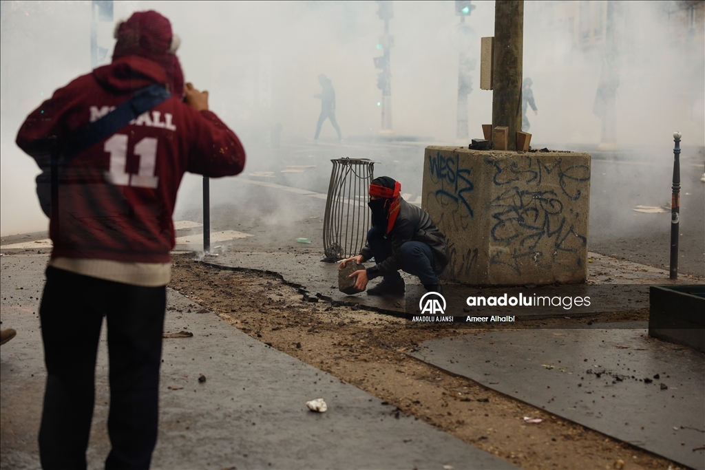 Terör örgütü PKK yanlıları Paris'te polisle çatıştı