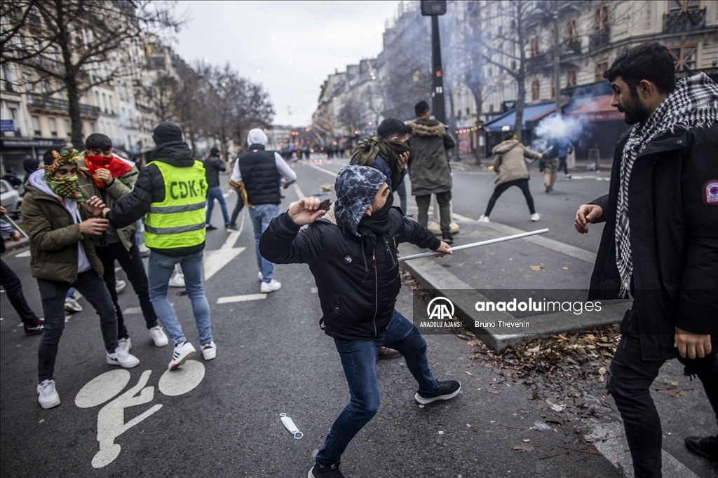 Terör örgütü PKK yanlıları Paris'te polisle çatıştı