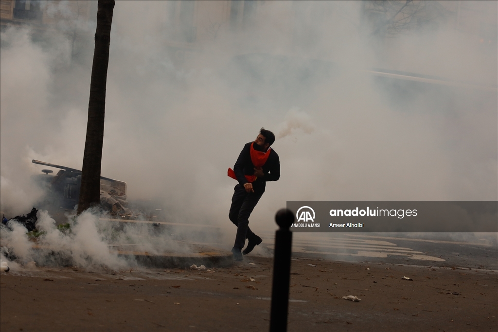 Terör örgütü PKK yanlıları Paris'te polisle çatıştı