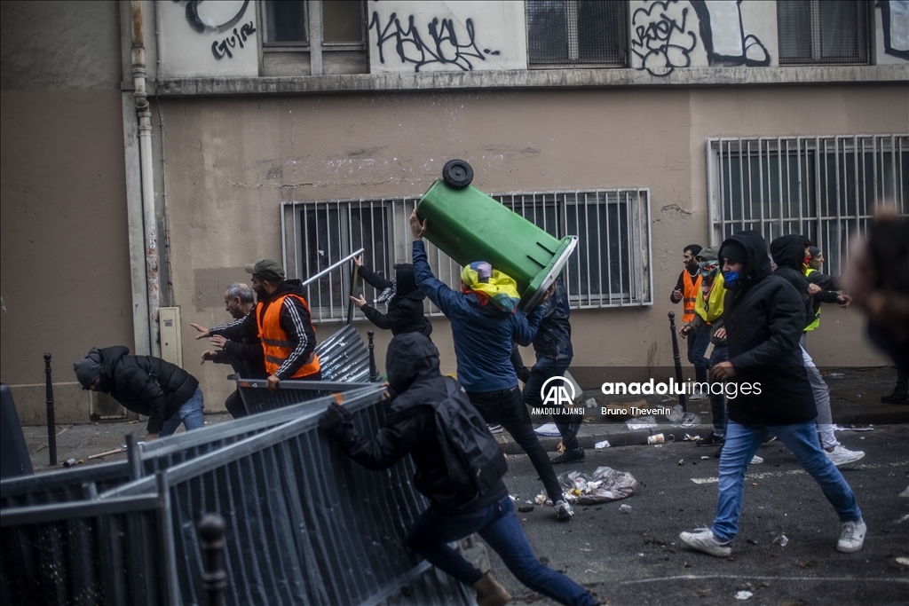 Terör örgütü PKK yanlıları Paris'te polisle çatıştı