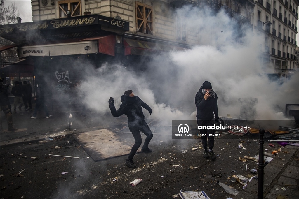 Terör örgütü PKK yanlıları Paris'te polisle çatıştı