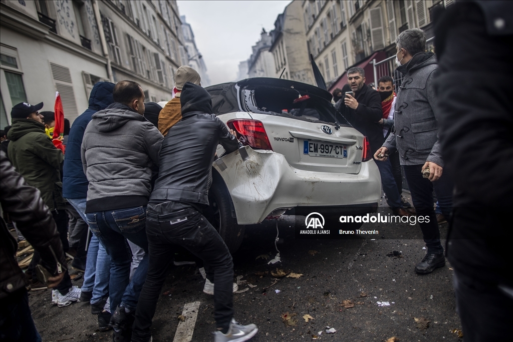 Terör örgütü PKK yanlıları Paris'te polisle çatıştı