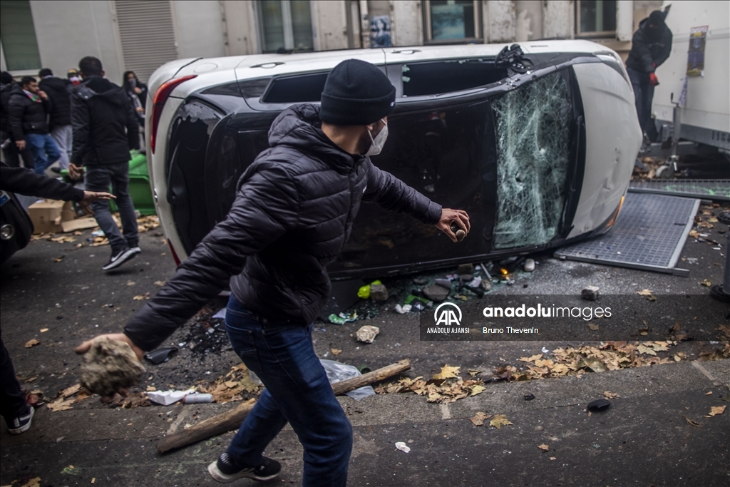 Terör örgütü PKK yanlıları Paris'te polisle çatıştı