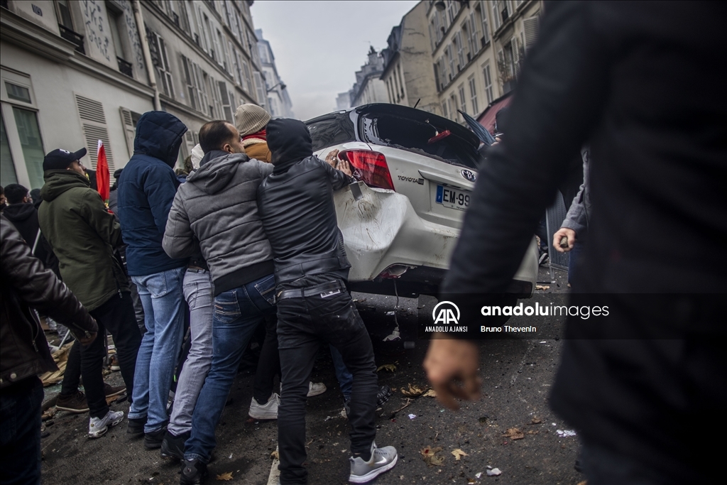 Terör örgütü PKK yanlıları Paris'te polisle çatıştı