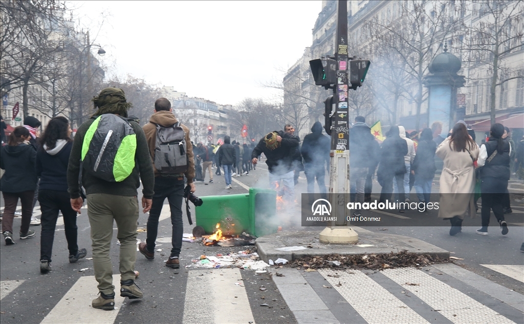 Terör örgütü PKK yanlıları Paris'te polisle çatıştı